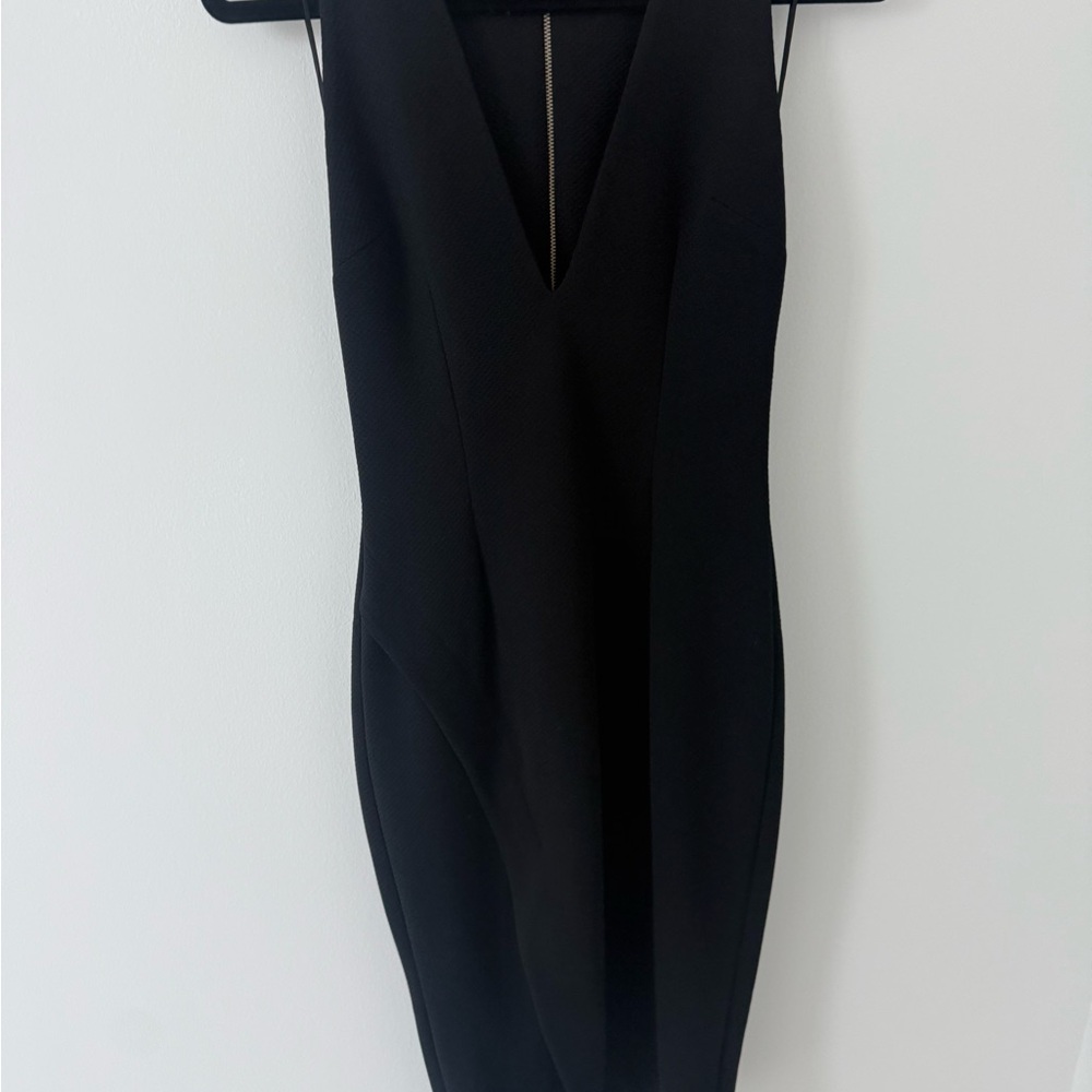 NICHOLAS Black Midi V-Neck Sheath Dress